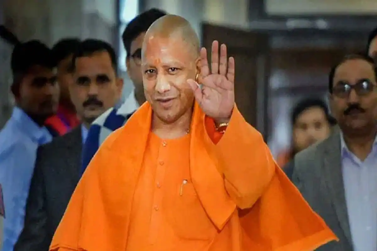 A threatening message has been sent to Chief Minister Yogi Adityanath. The message was received on the dial 112 control room WhatsApp of Uttar Pradesh Police. The staff at the control room informed the officials after seeing the message. On receiving the information, the officials started investigating and filed a lawsuit at Sushant Golf City Police Station. Police is searching for the accused based on the mobile number.