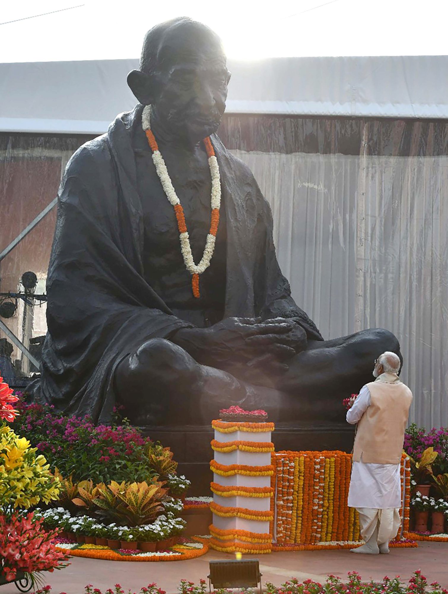 PM pays floral tribute to Mahatma Gandhi at Parliament House, in New Delhi on May 28, 2023.