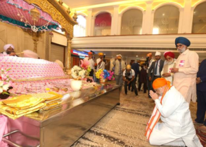 HM Amit Shah Seeks Blessings at Gurudwara Shri BadiSangat Sahib in Kolkata