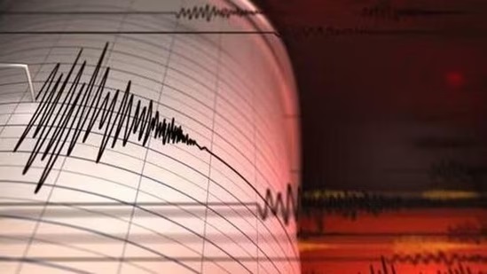 Strong Tremors Jolt Kolkata After 5.7 Quake in Bangladesh