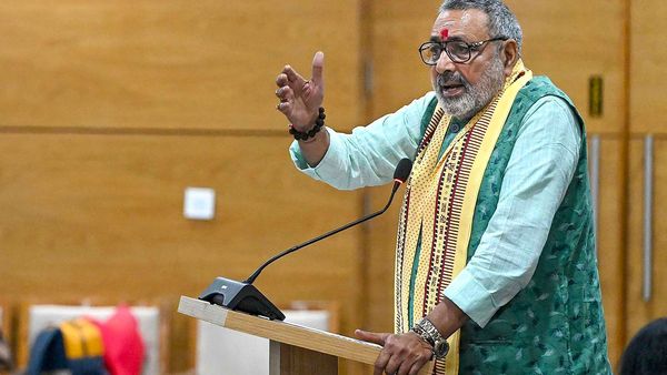 NDA Leads in Bihar; Giriraj Singh Says “Now It’s Bengal’s Turn”