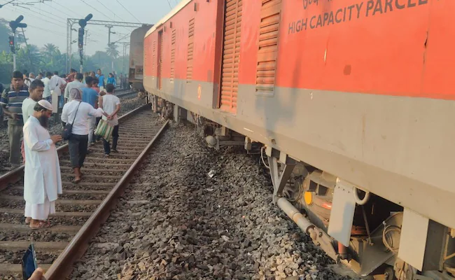 Secunderabad-Shalimar Express Derails Near Howrah; No Casualties Reported