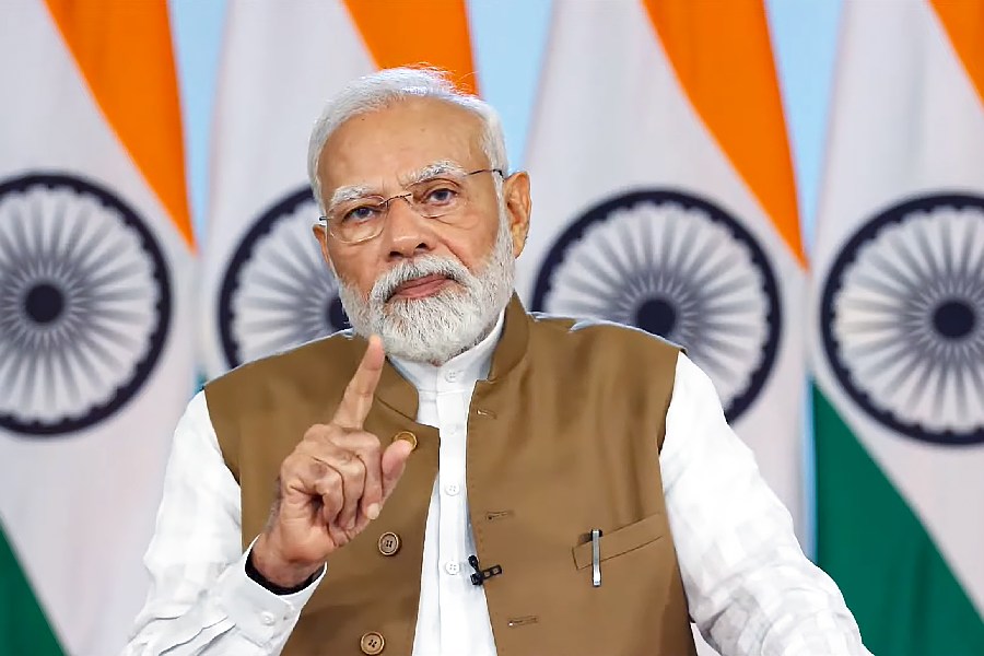 PM Modi Praises Maharashtra's Development Initiatives in Maoist-Affected Areas
