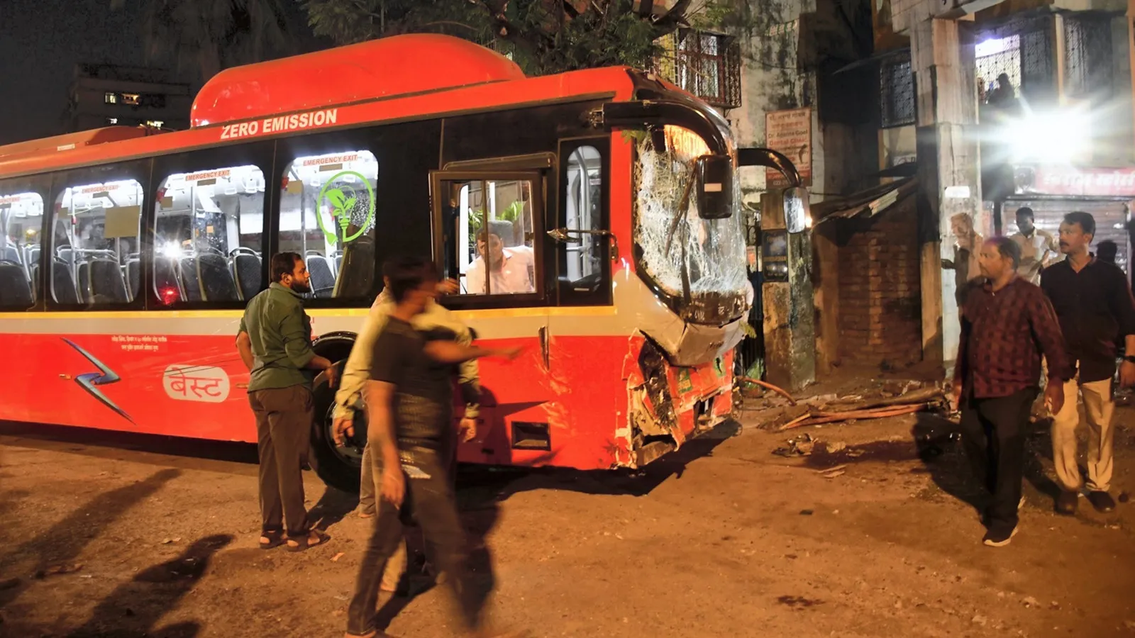 Death Toll Rises to 6 in Mumbai BEST Bus Accident, CM Announces Aid