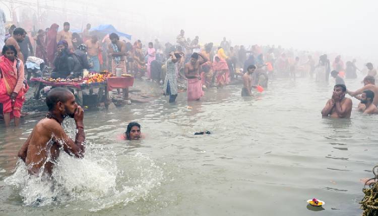 Ayodhya Sees Over 50 Lakh Devotees on Mauni Amavasya for Holy Dip and Ram Temple Darshan