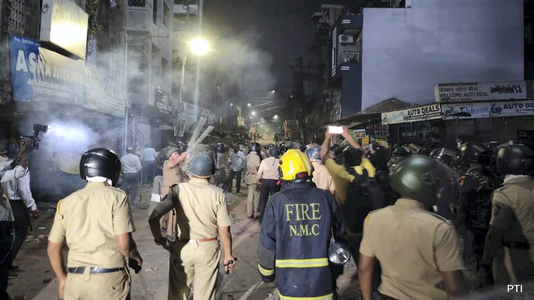 Curfew Imposed in Nagpur After Violence Over Call to Remove Aurangzeb’s Tomb