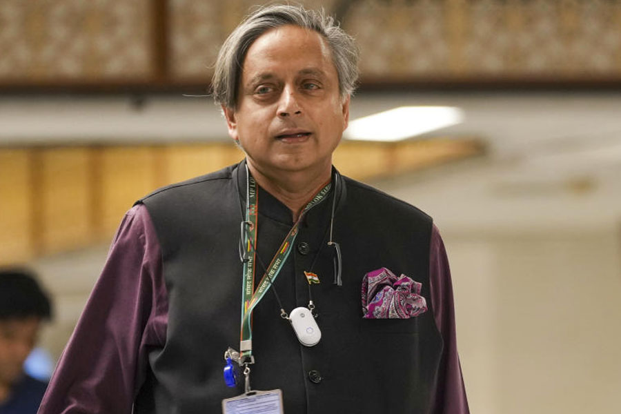 Tharoor Welcomes Sergio Gor as US Ambassador to India