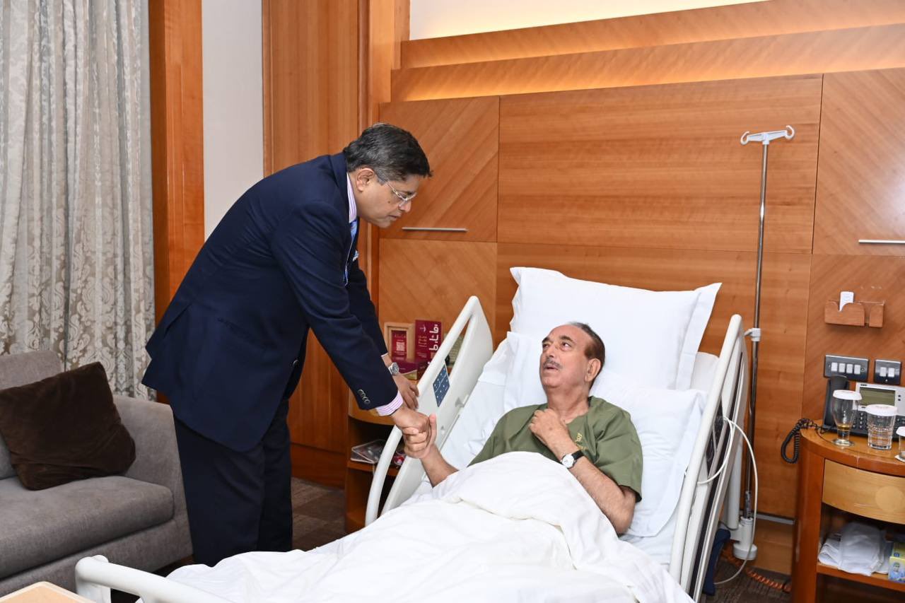 Veteran Leader Ghulam Nabi Azad Hospitalised During Gulf Tour, Condition Stable