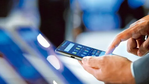 India’s Mobile Phone Exports Jump 74% in May, Cross ₹26,500 Crore Mark