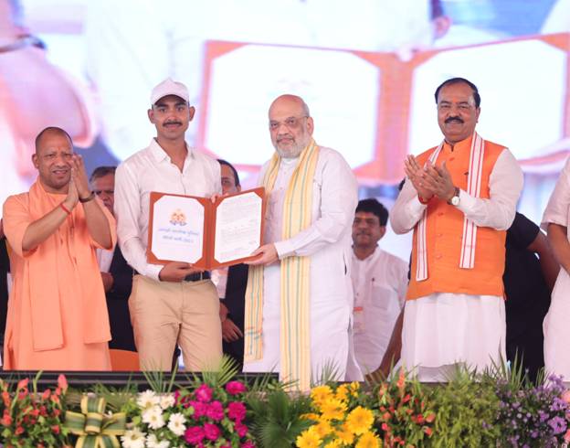 HM Amit Shah Distributes 60,244 UP Police Appointment Letters, Heralds Transparent EraHM Amit Shah Distributes 60,244 UP Police Appointment Letters, Heralds Transparent Era