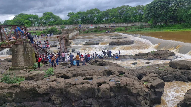 Pune Bridge Collapse: Two Dead, Many Feared Drowned in Indrayani River