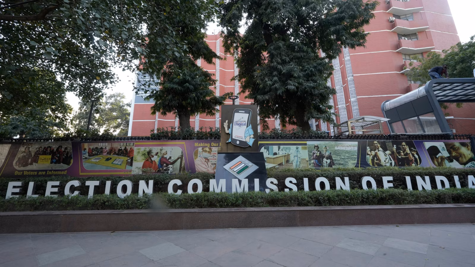 ECI Expands Dialogue with Political Parties