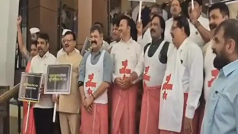 MVA’s ‘Lungi-Baniyan’ Protest Targets Sena MLA Assault