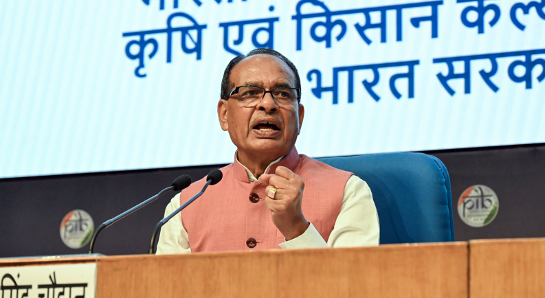 Agri Minister Orders States to Crack Down on Fake Fertilizers