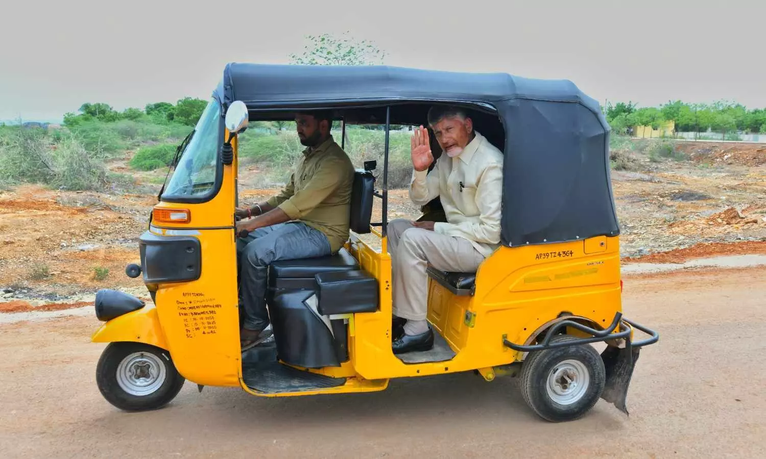 Andhra CM Naidu Arrives in Autorickshaw for Welfare Event