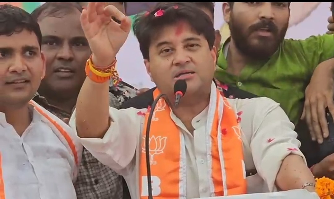 ‘I’m Yours, You’re Mine,’ Scindia Tells Emotional Morena Crowd