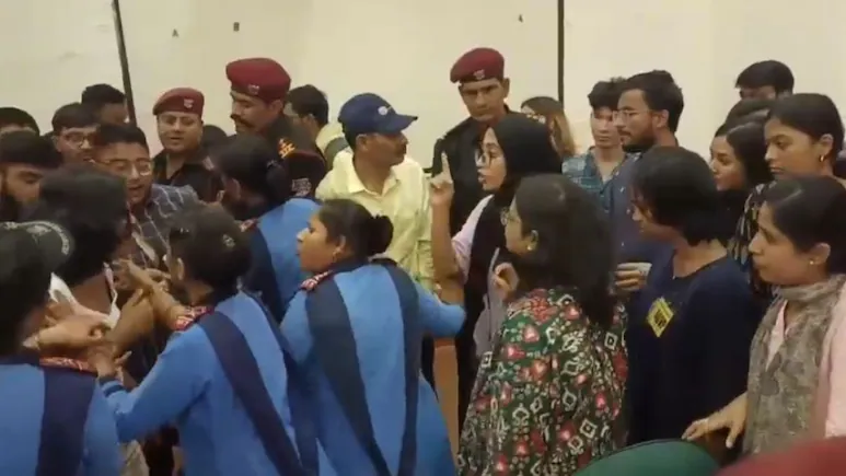 Violence Erupts at JNU GBM; Students Injured Amid AISA-ABVP Clash