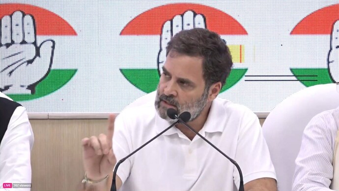 Retired Officials Slam Congress Over ‘Vote Chori’ Claims Against EC