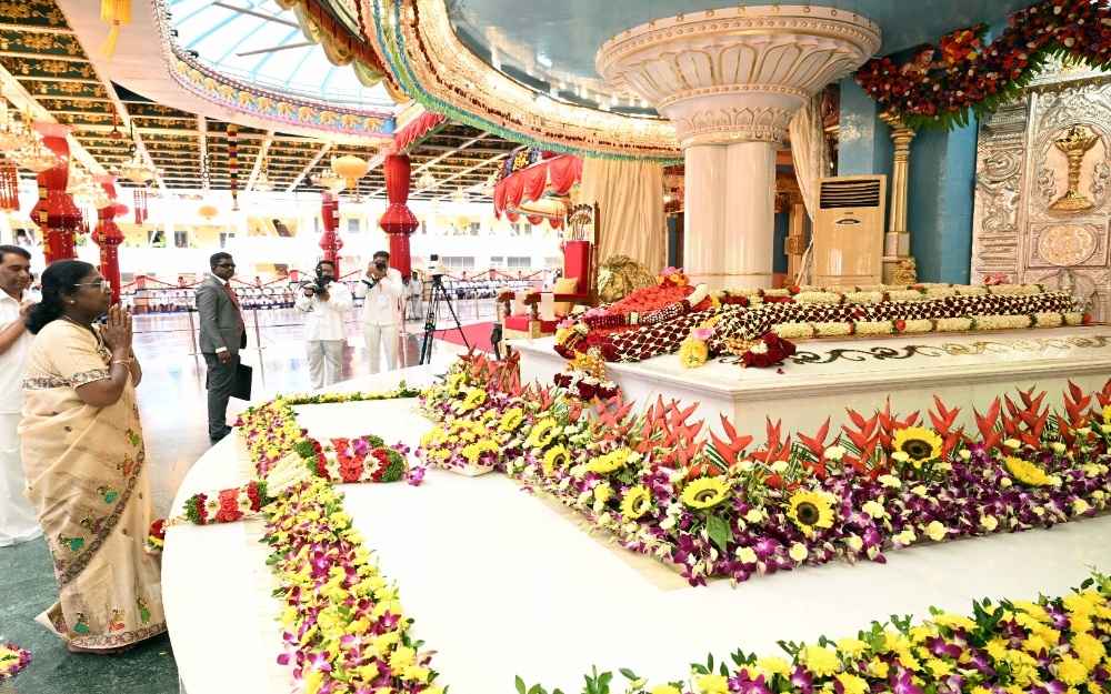 President Murmu Hails Sri Sathya Sai Baba’s Legacy of Service