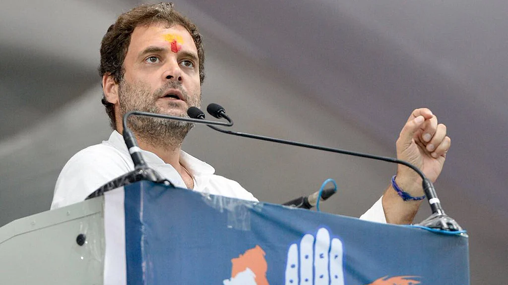 Rahul Gandhi Draws Flak for Claiming “10% Control the Army”
